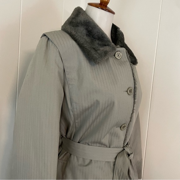 Vintage 70s Faux Fur Pinstripe Belted Button Down Coat - Picture 5 of 14